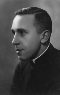 01. Kunigas Antanas Liesius (1933 m.).jpg