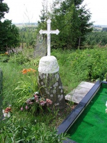 Antkapinis paminklas Domeikiemio kapinėse 2009 m..JPG