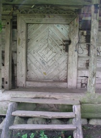 Klėties_durys_2010_m..JPG