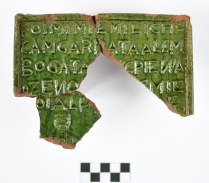 Archeologiniai tyrimai Žiežmariuose (koklis).JPG