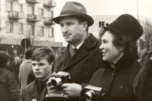 Benjaminas Uždravis (su fotoaparatu).jpg