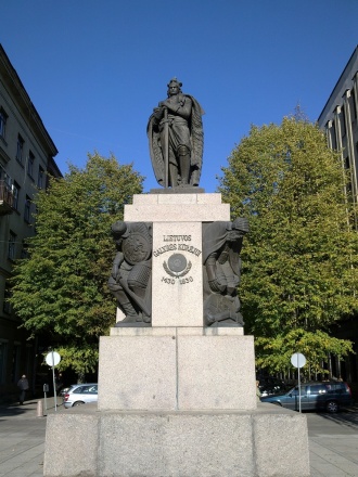 Paminklas Vytautui Didžiajam Kaune (2011 m., V. Budvyčio nuotr.).jpg