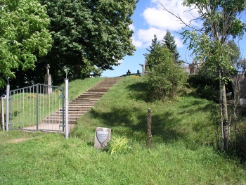 Balceriskiu piliakalnis 2005.JPG