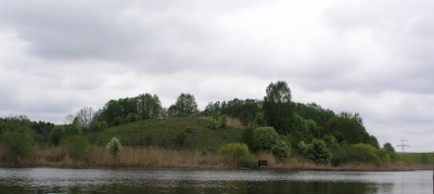 Manciunu piliakalnis 2008.jpg